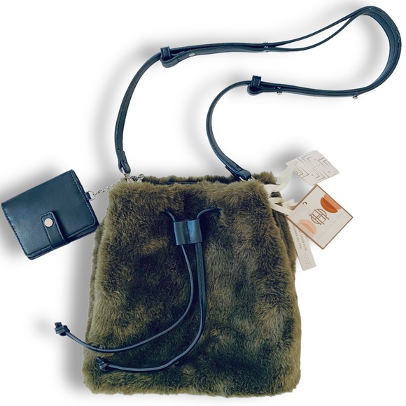 NWT House of Harlow Hunter Green Fur Handbag with Card Case Crossbody/Shoulder - Picture 15 of 15